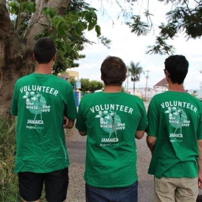 Projects Abroad volunteers walk the streets of Mandeville during their study English in Jamaica trip. Volunteers walk the streets of Mandeville during their English language course in Jamaica